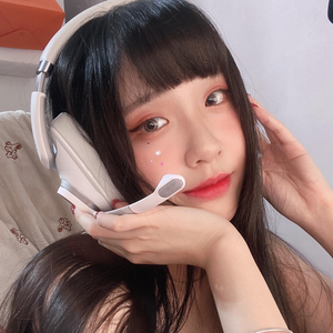 摸摸爹斯