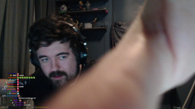 Sodapoppin's friend shows how powerful his table is...