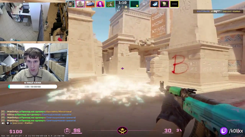 Streamer secures round in CS2 while working customer service
