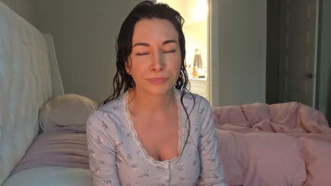 Alinity wants to show chat something
