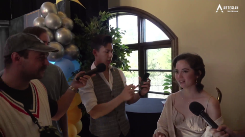 Magician hacks into Maya's phone