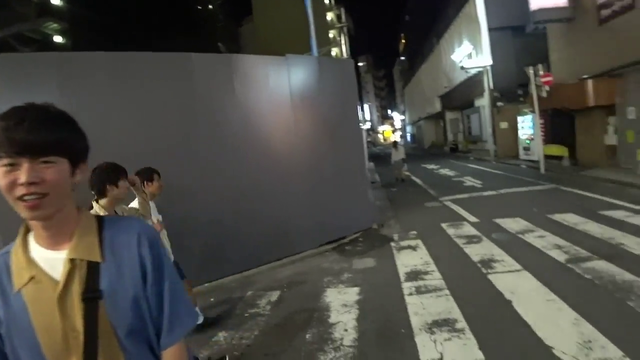 White devil sneakily saves Japanese maiden from local gang