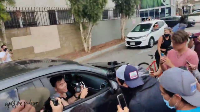Steve-O social distancing with fans
