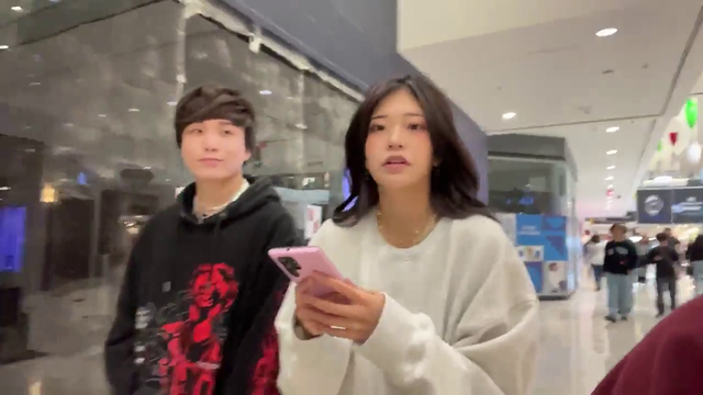 Valkyrae asks Sykkuno and Miyoung what they want for Christmas