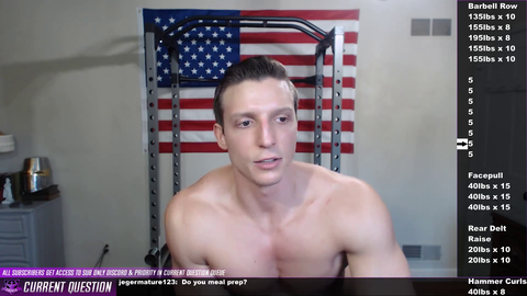 Fitness streamer Frimia comforts a viewer