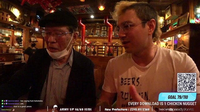 Streamer's Fathers Clocks him in the head because he's too drunk!