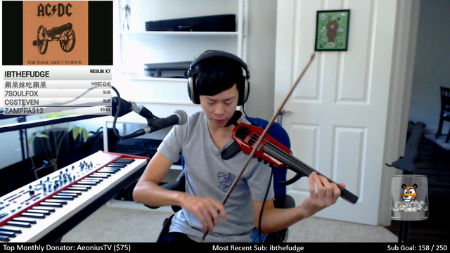 Jason Yang improvising a sick Electric Violin solo