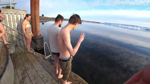 Wirtual goes ice bathing with Knut