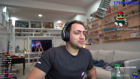 Mizkif exposes all streamers