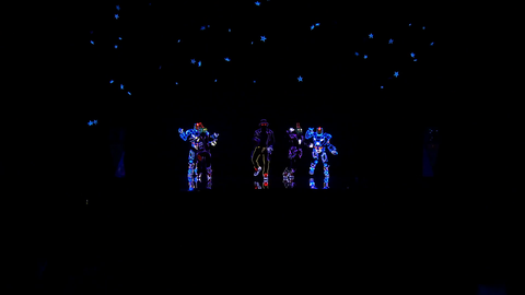 Light dancers performing in the Esland Spanish Streamer Awards