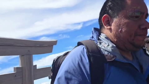 Mexican Andy Gets Emotional After Climbing Mount Fuji