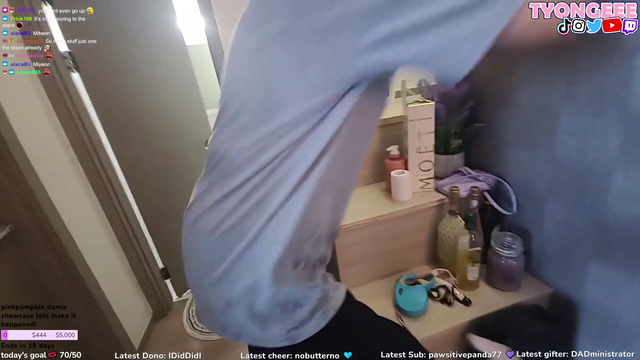 mum sees streamers attic room for the first time