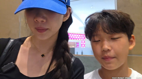 Hailee's son is brutally honest