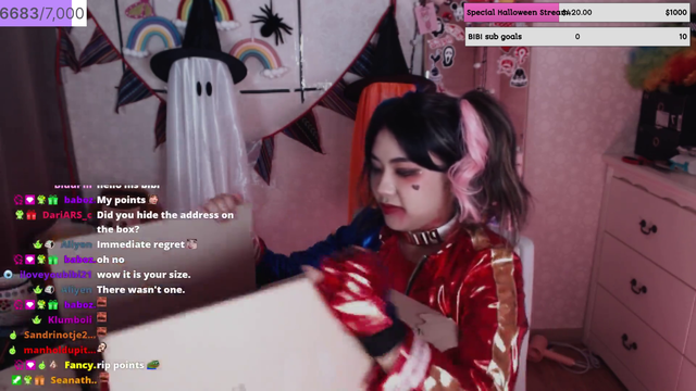 Streamer opens her first PO box gift