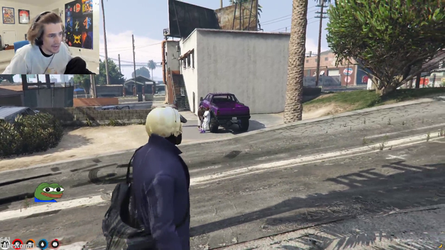 XQC Explaining power dynamics in GTA RP