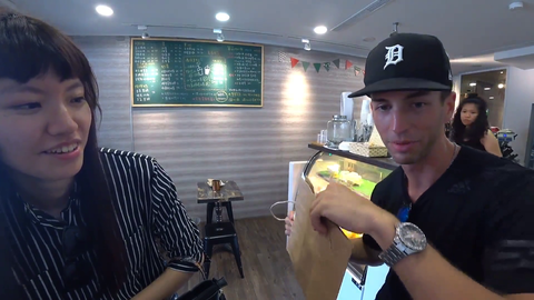 Cj Receives Gift from Taiwanese Friend