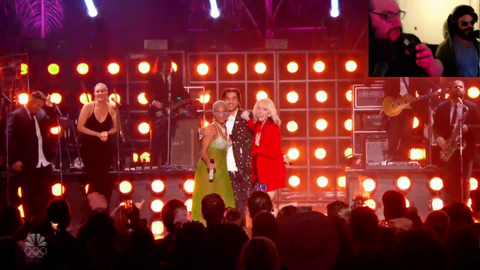 Miley Cyrus had a wardrobe malfunction