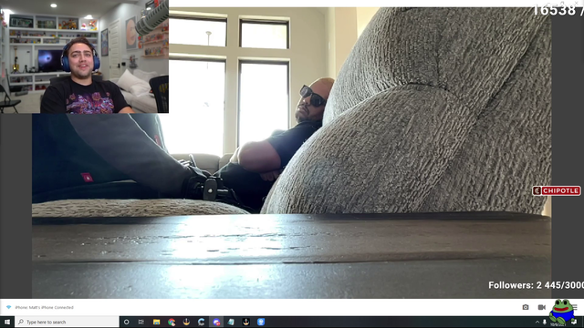 mizkif wakes up poor homeless man