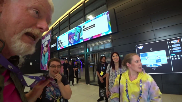 Twitch CEO helps out a lady in need
