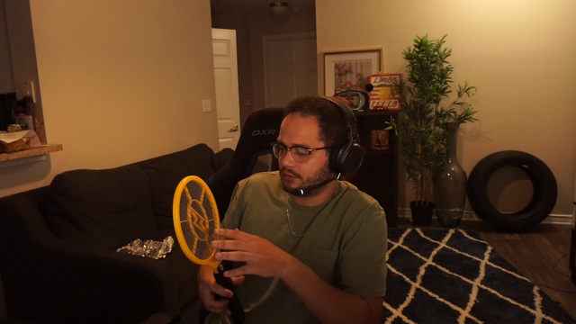 erobb221 - idiot shocks himself