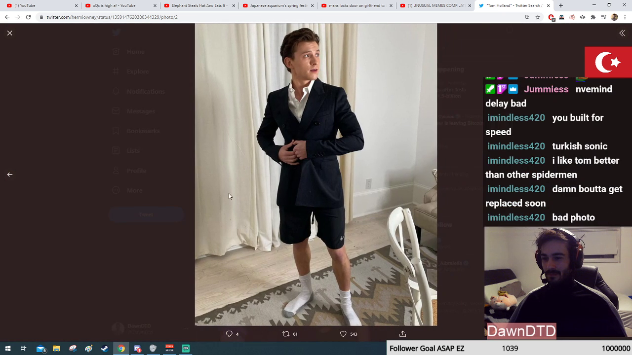 Streamer reveals how streamers secretly dress when they go live