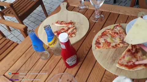 Poor Twitch streamer eating leftover pineapple pizza