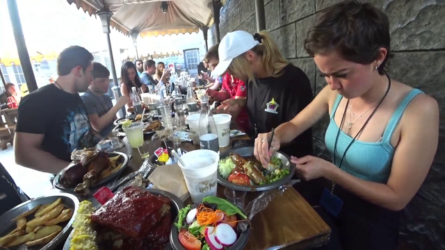Qt Learns How To Eat Corn The Right Way