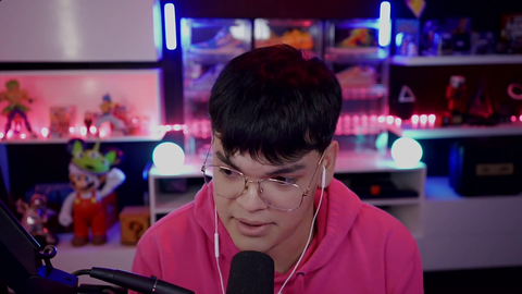 Auronplay, one of the biggest streamers on the platform, leaves Twitch after old texts of him grooming minors appear