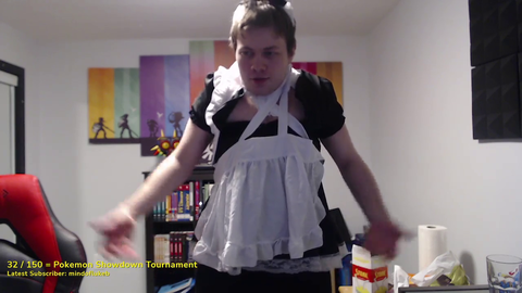 Streamer loses a bet and dresses up as a maid