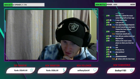 Streamers Girlfriend gets mad after being timed out by mods.