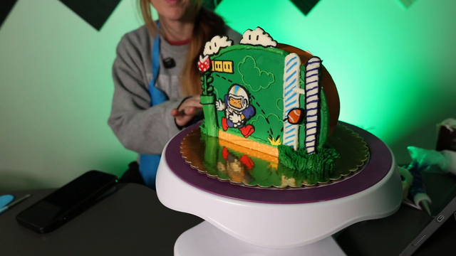 Cake streamer celebrates Superbowl with Chargin' Chuck cake from Super Mario World™