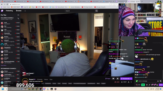 Russel introduces his new girlfriend on stream