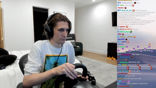 xQc drives for the first time (while on the wrong scene)