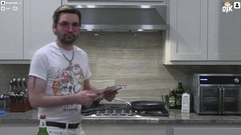 cyr does magic