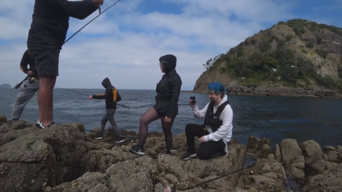 Zizaran gets engaged during a NZ trip. Gratz!