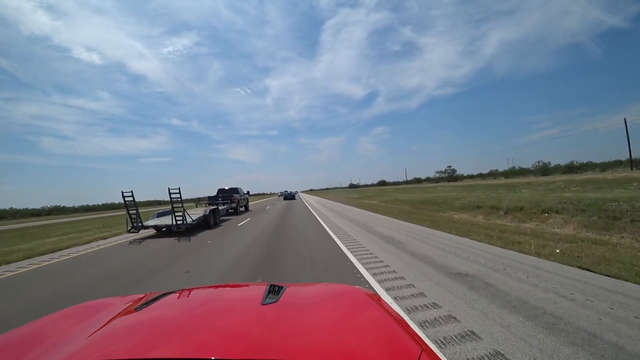 Knut spends 10 mins yapping at garage and forgets to refuel on roadtrip.