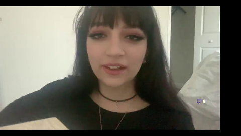 Streamer rolled by mom