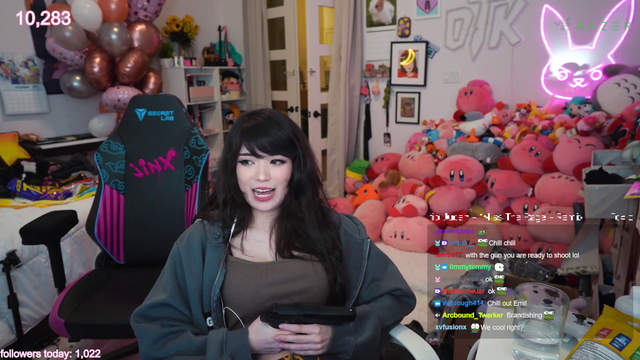Emiru threatening chat with a GUN