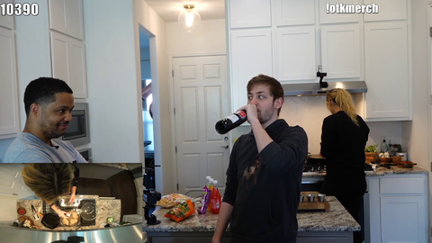 Soda tries Mexican soda