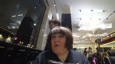 Hairdresser messes up Andy's hair