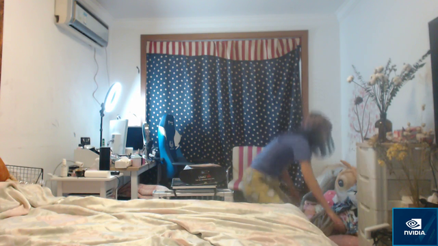Eloise can't find her phone