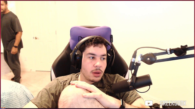 Greek gets jumped by 3 big dudes