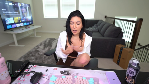 Alinity gives an Amouranth Update
