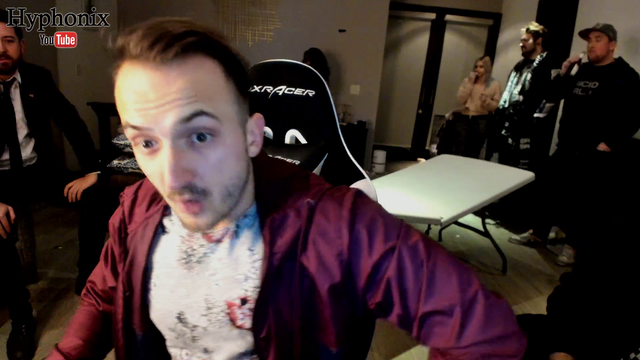 Hyphonix first 2 minutes on twitch = content