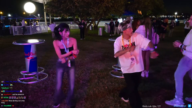 Jinny gets her stream stolen at Twitch Con