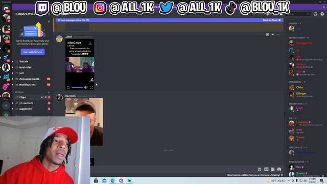 Streamer Goes Off on viewers complaining about ADS