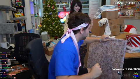 Emi's gift for Mizkif