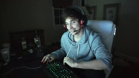 Mitch cries about greek stealing his viewers, but askes him for auto host LUL