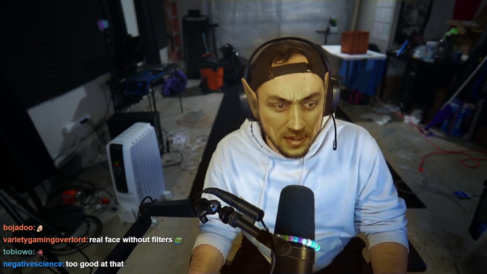 Streamer tries face filters and has an unfortunate glitch