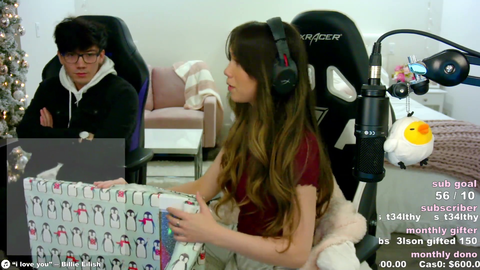 Yoshi gets QuarterJade(gf) xmas gift